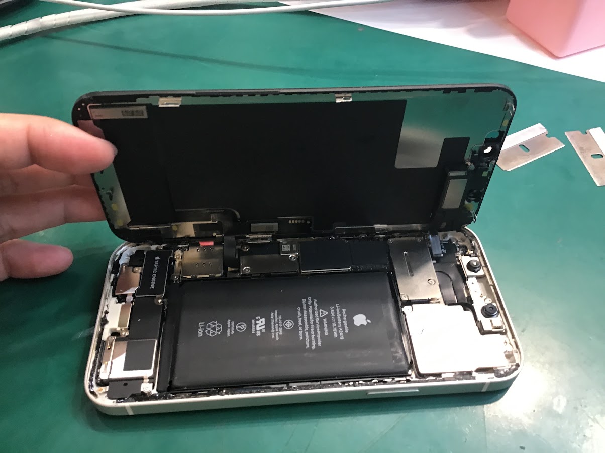 iPhone12のバッテリー交換ならデータそのまま修理可能なスマホ修理工房グランデュオ蒲田店へ！